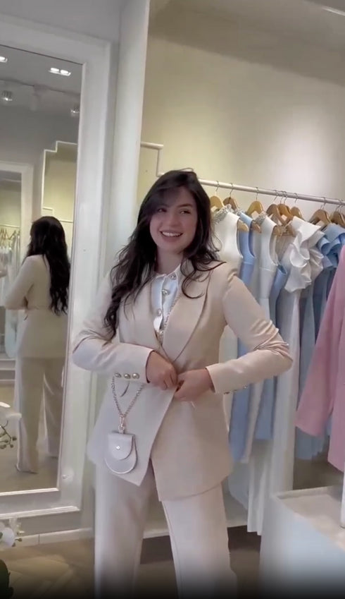 Leyana suit